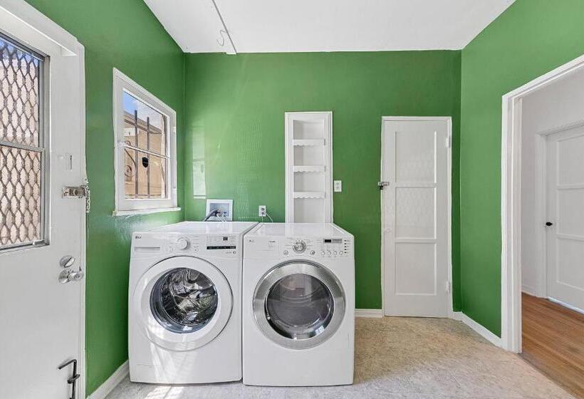 Apartamento 1 Dormitório, Beverly Hills Stylish & Central 1 Br Apt + Parking