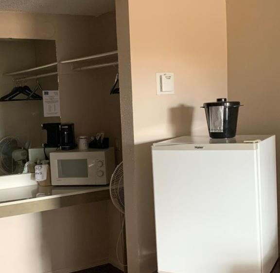 Стандартный Номер Кровать Кинг, Down Home Lodge & Family Rv Resort