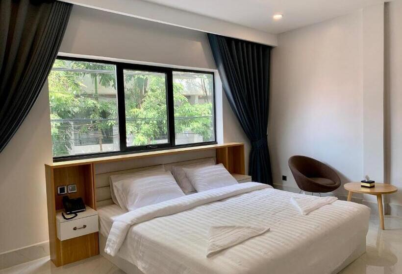 带大床的标准间, Nico’s Hotel And Skybar
