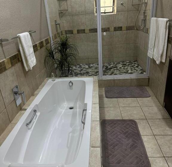 اتاق خانوادگی, Safari Bed & Breakfast