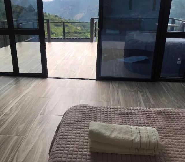 Номер Deluxe с Балконом, Hospedaje Mirador La Floresta