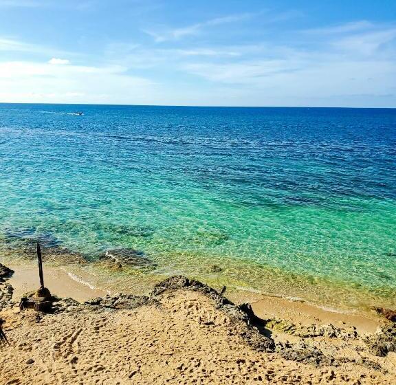 اتاق لوکس با چشم‌انداز دریا, Evelin S On The Beach