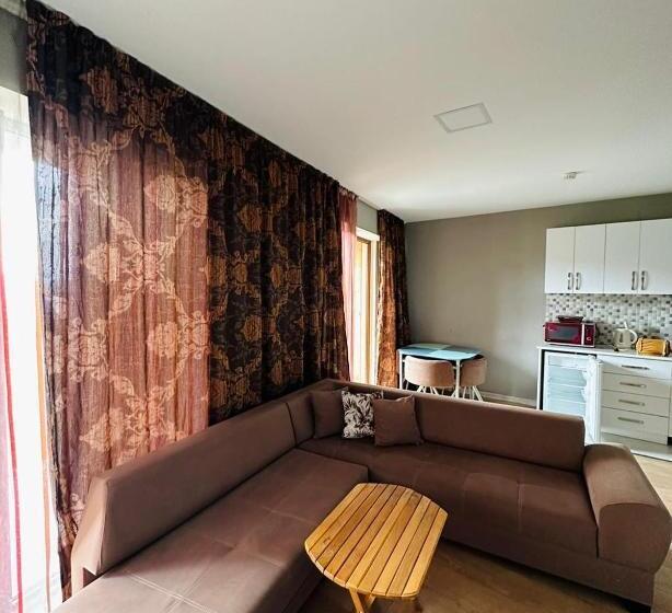 سوییت با چشم‌انداز کوه, The Valley Residence & Spa Suite 223