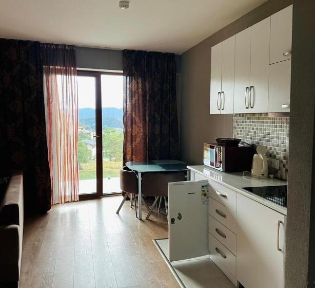سوییت با چشم‌انداز کوه, The Valley Residence & Spa Suite 223