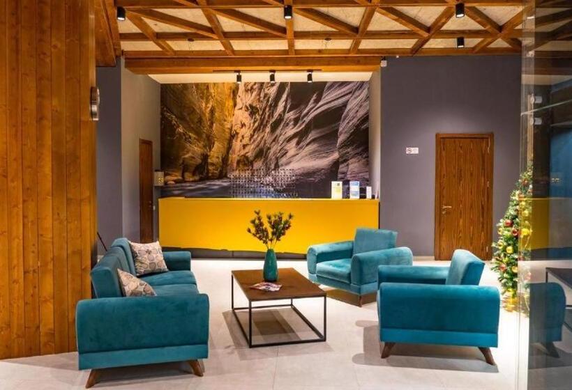 سوییت با چشم‌انداز کوه, The Valley Residence & Spa Suite 223