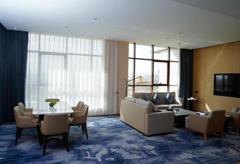 Президентский Люкс, Best Western Plus Danat Almansak