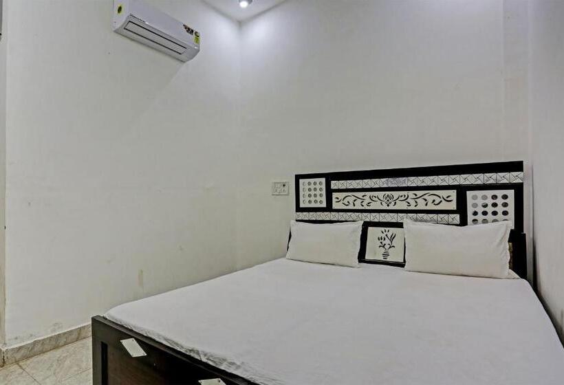 اتاق کلاسیک سه تخته, Oyo Ajay Guest House