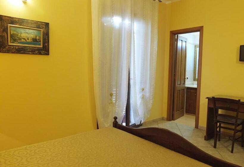 Quarto Estandar com Sacada, Villa Musica