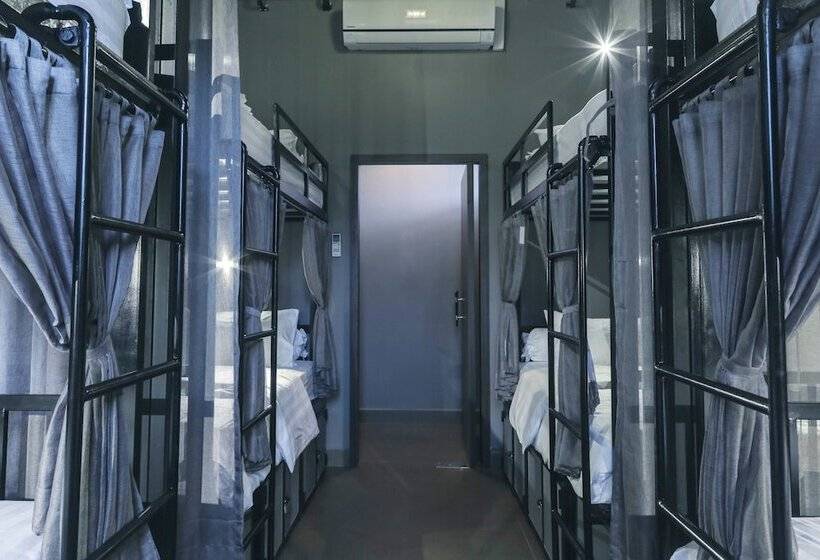 공동 객실, Feliz Hostel Cafe & Bar