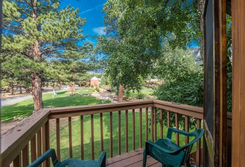 Номер Executive, 4 Seasons Inn On Fall River