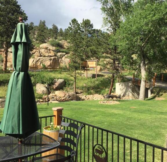 Номер Стандарт, 4 Seasons Inn On Fall River