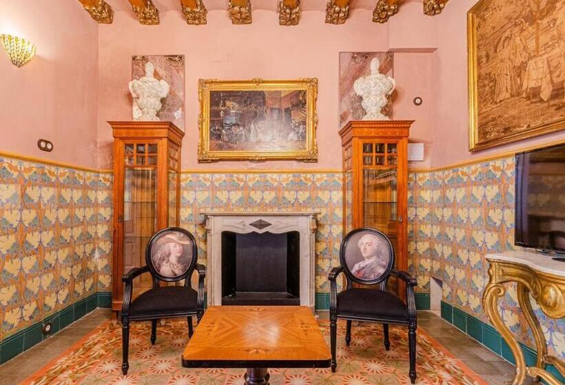 سوییت سوپریور, El Petit Palauet