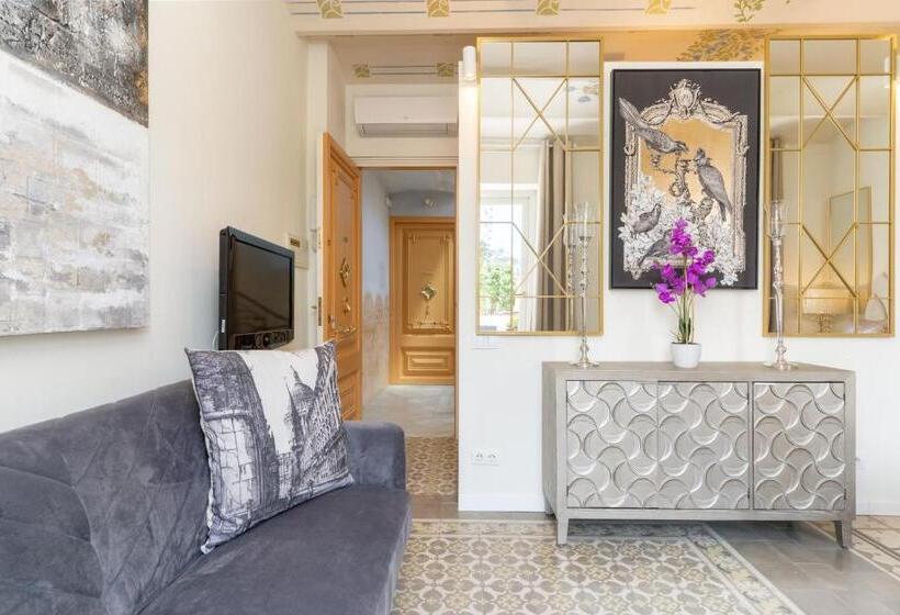 سوئیت جونیور با تراس, El Petit Palauet