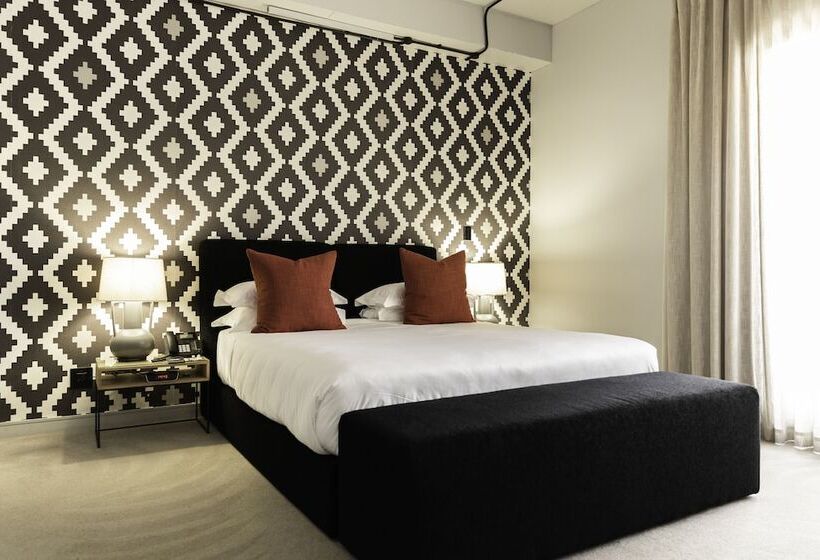 디럭스 룸, Hallmark Hotel By Bon Hotels