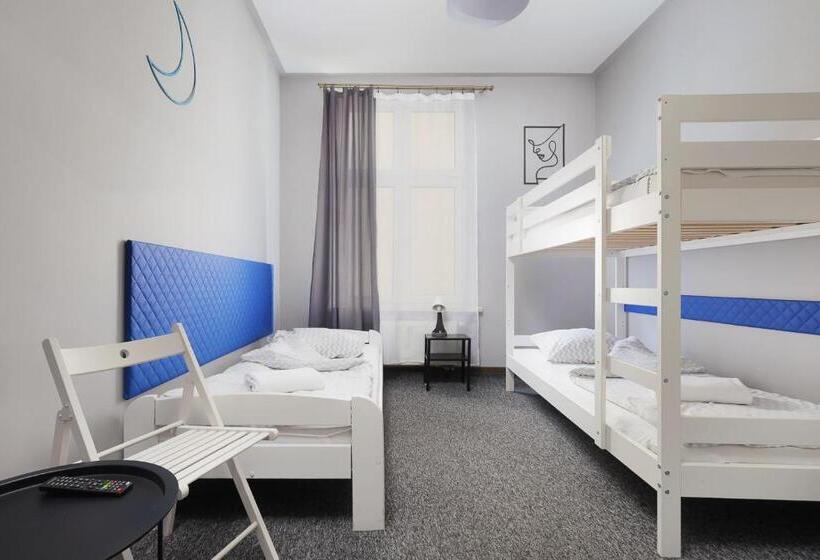 Quarto Triplo Estandar, Moon Hostel Kraków