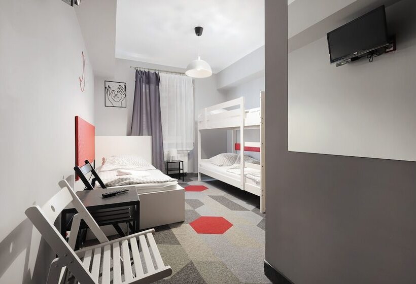 Номер Стандарт Трехместный, Moon Hostel Kraków