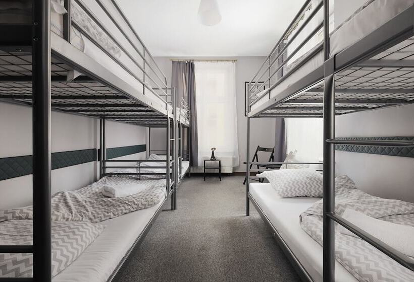 Quarto Triplo Estandar, Moon Hostel Kraków