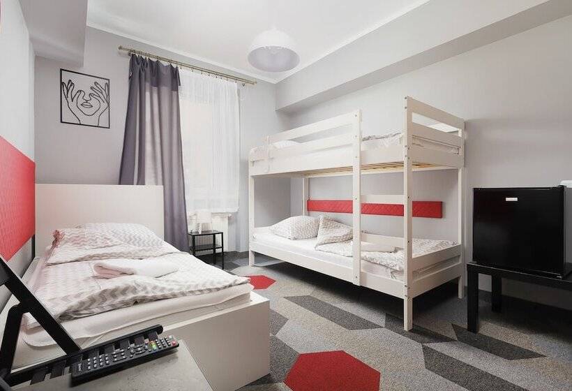 Номер Стандарт Трехместный, Moon Hostel Kraków
