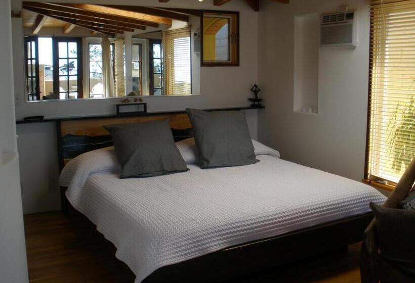 2 Bedrooms Suite Sea View, Secret Garden Inn