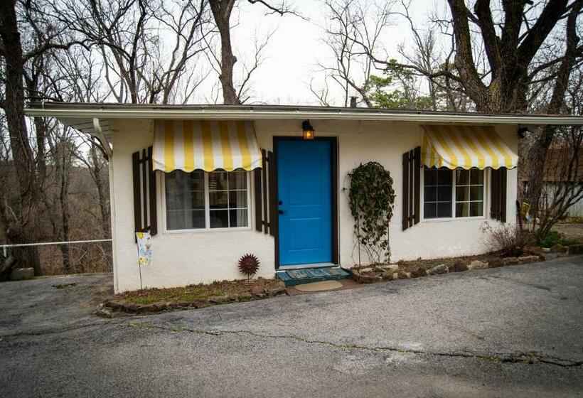 오두막, Sherwood Court Cottages & Guest Rooms