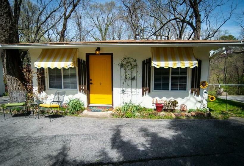 오두막, Sherwood Court Cottages & Guest Rooms