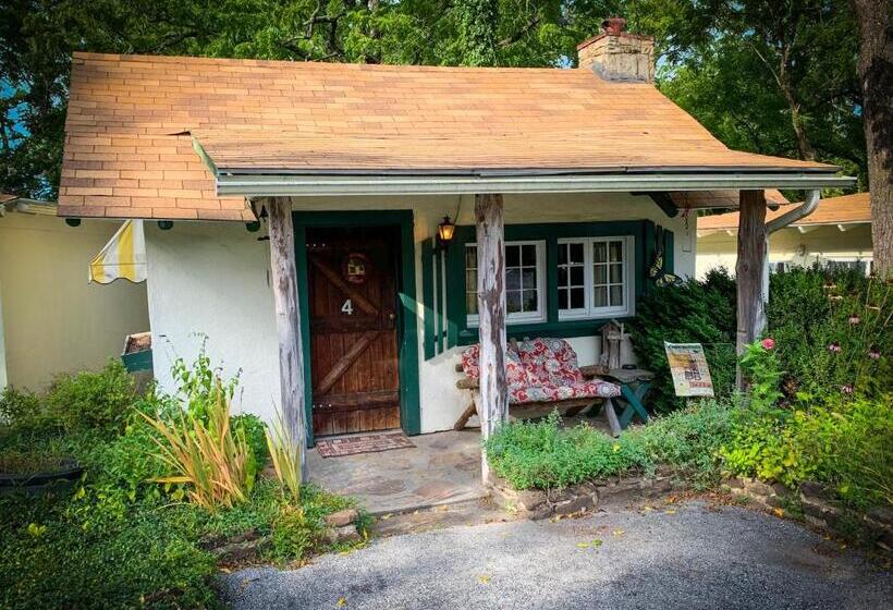 오두막, Sherwood Court Cottages & Guest Rooms