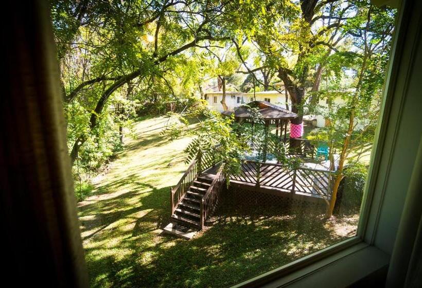 오두막, Sherwood Court Cottages & Guest Rooms