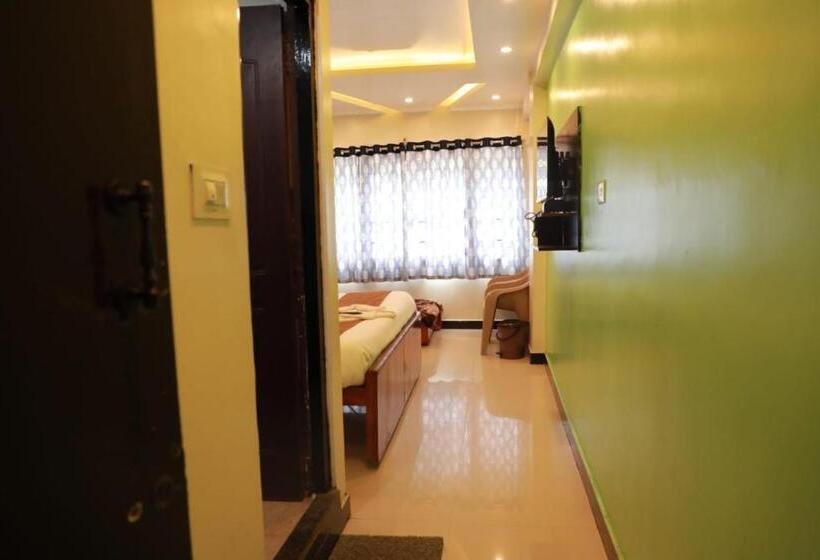 四人标准间, Rimsha Residency