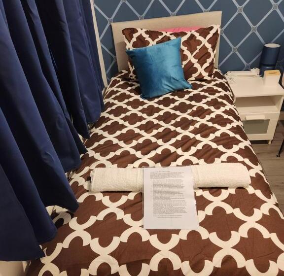 اتاق اکونومی یک تخته, Gatwick Star Night Stay   Gatwick