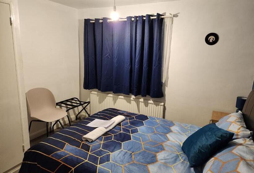 اتاق استاندارد با سرویس بهداشتی مشترک, Gatwick Star Night Stay   Gatwick