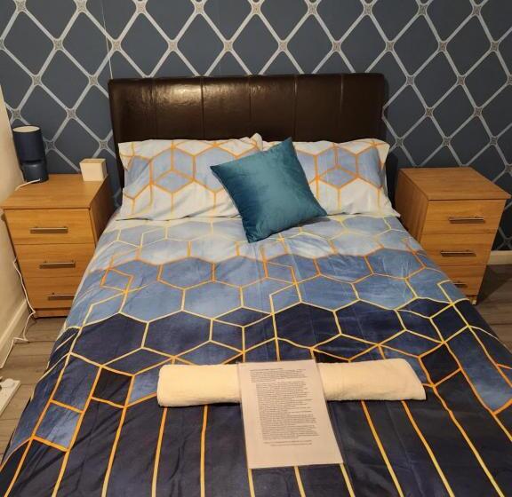 اتاق استاندارد با سرویس بهداشتی مشترک, Gatwick Star Night Stay   Gatwick