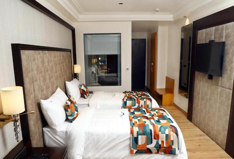 اتاق سوپریور با تخت بزرگ, Blusalzz Residence Amritsar