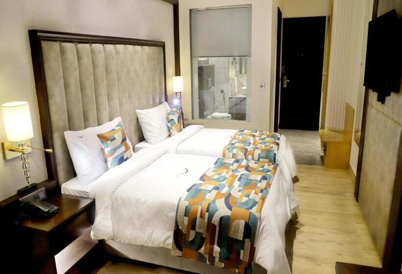 اتاق سوپریور با تخت بزرگ, Blusalzz Residence Amritsar