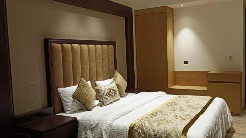 اتاق لوکس, Blusalzz Residence Amritsar