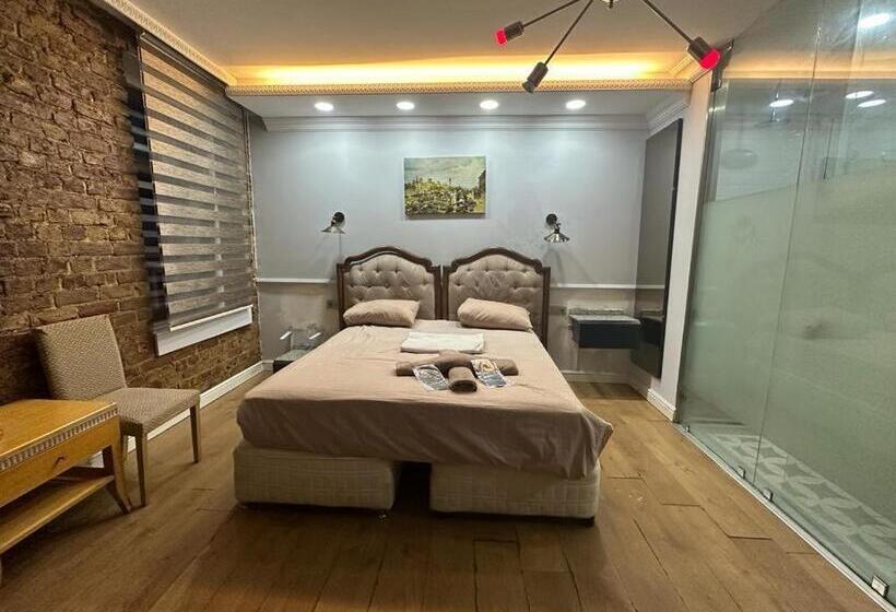 استودیوی استاندارد, Konak Suite İn The Bar Street