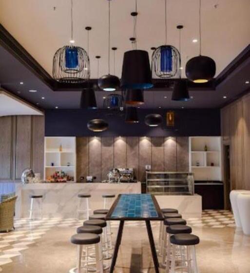 استودیوی لوکس, Neel Skye   Couple Friendly   Dlf My Pad, Gomtinagar , Lucknow