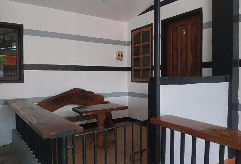 اتاق سوپریور خانوادگی, Moalboal Indino S Guesthouse Sardines Run And Sea Turtle 1 Minute Walking Distance