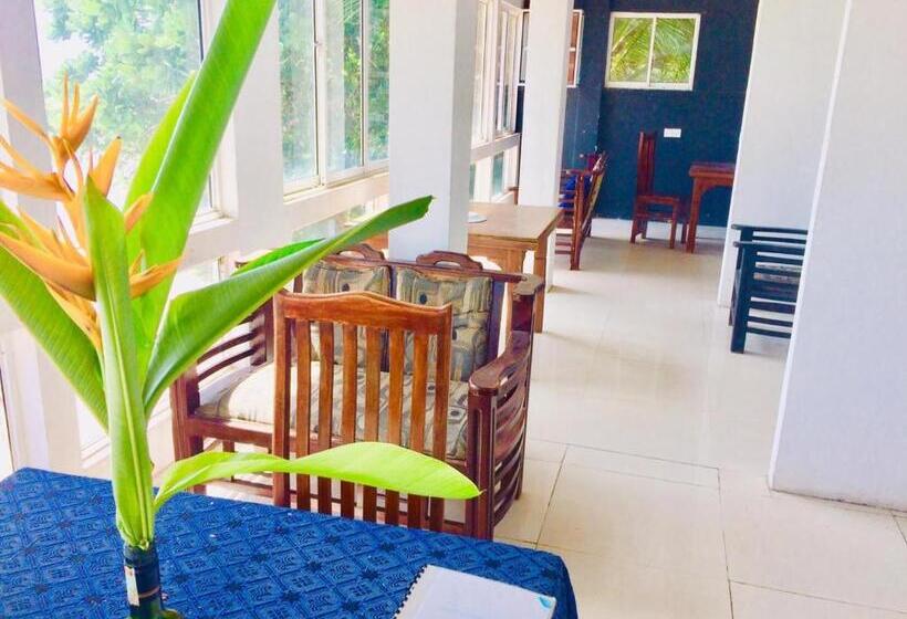 海景标准间带阳台, Seashore Resort & Villa