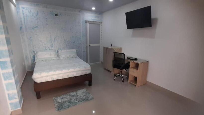 Quarto Estandar Individual, Posada High Tide