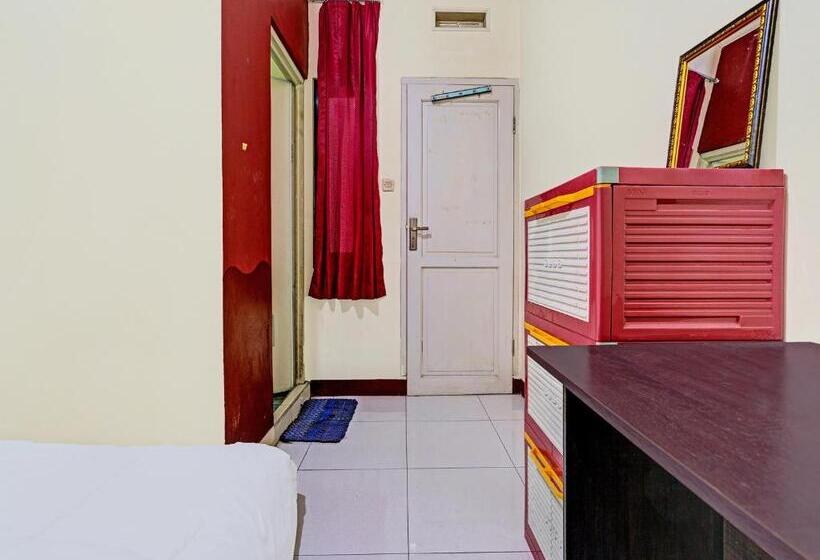 Номер Стандарт, Oyo Life 92546 Kost Merah Bojongsoang Syariah