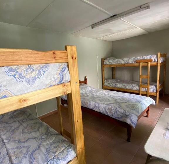 Кровать в Общей Комнате, Houselyon