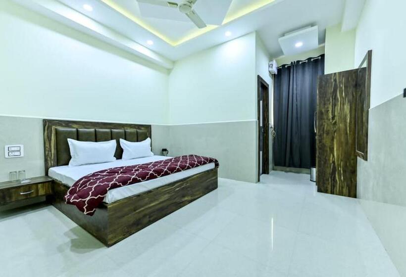 Номер Deluxe, Royal Inn Jammu