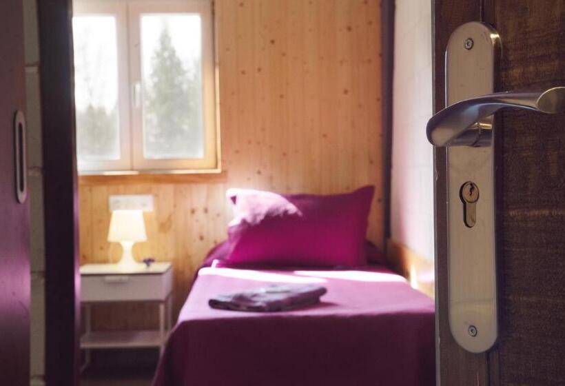 Номер Стандарт, Albergue A Nave De Ferreira