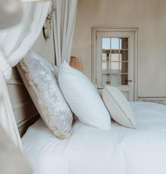 Номер Deluxe Кровать Кинг, Cobergher