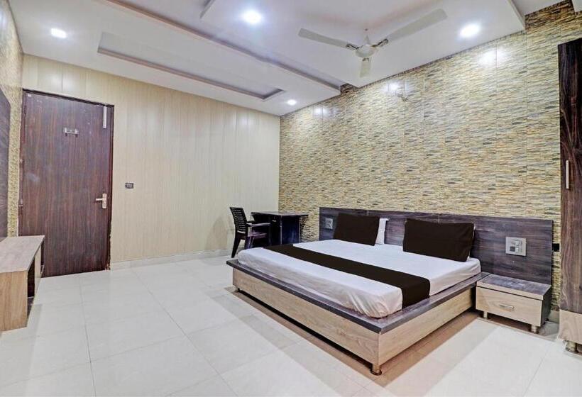 Трехместный Номер Классика, Grand Townhouse