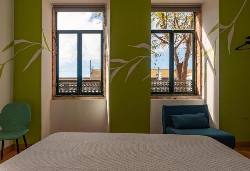 Семейный Номер, Leevin Guesthouse