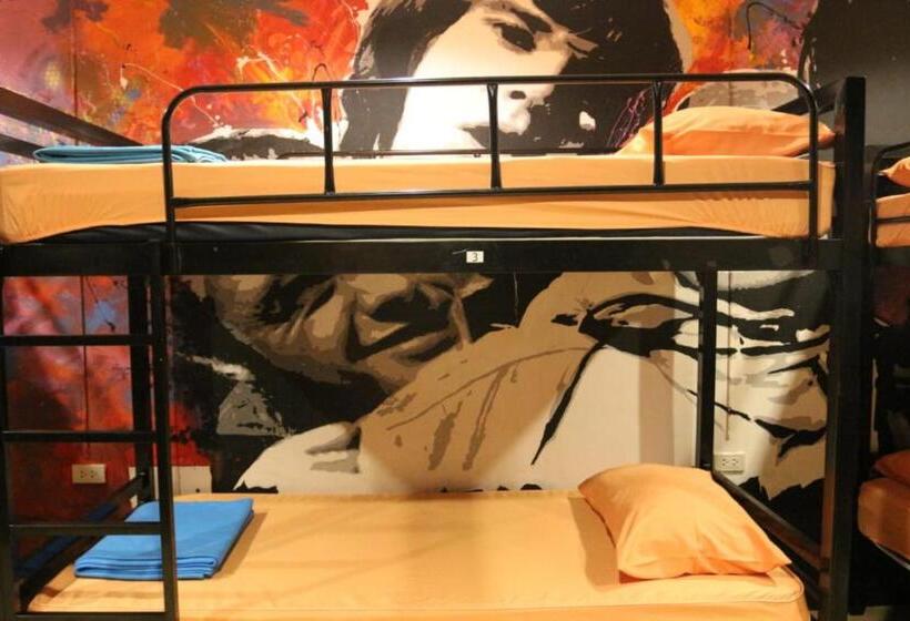 공동 객실, Wet! A Pool Party Hostel By Wild & Wandering
