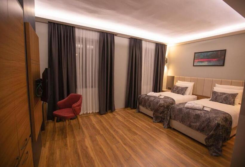 اتاق لوکس سه تخته, Divares Luxury