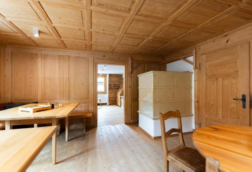 Дом 1 Спальня, Haus Berghof