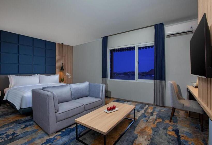 Номер Deluxe, Aston Pekalongan Syariah Hotel & Conference Center